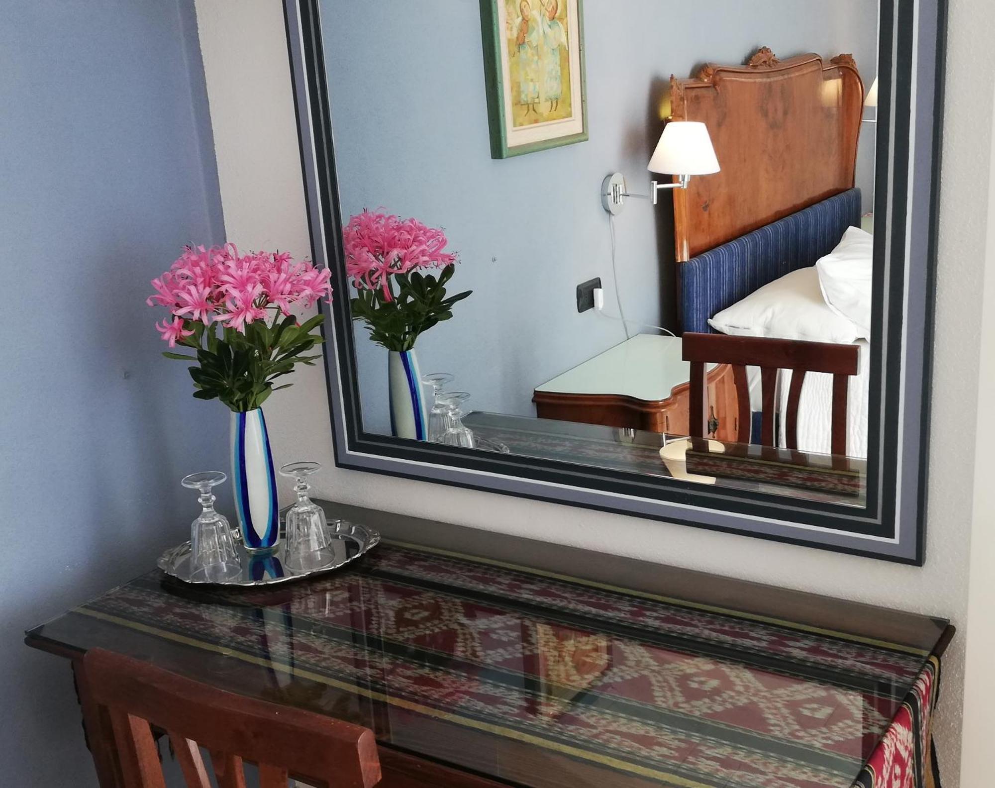 La Collina Since 2008 No Smoking B&B Varese Exterior photo