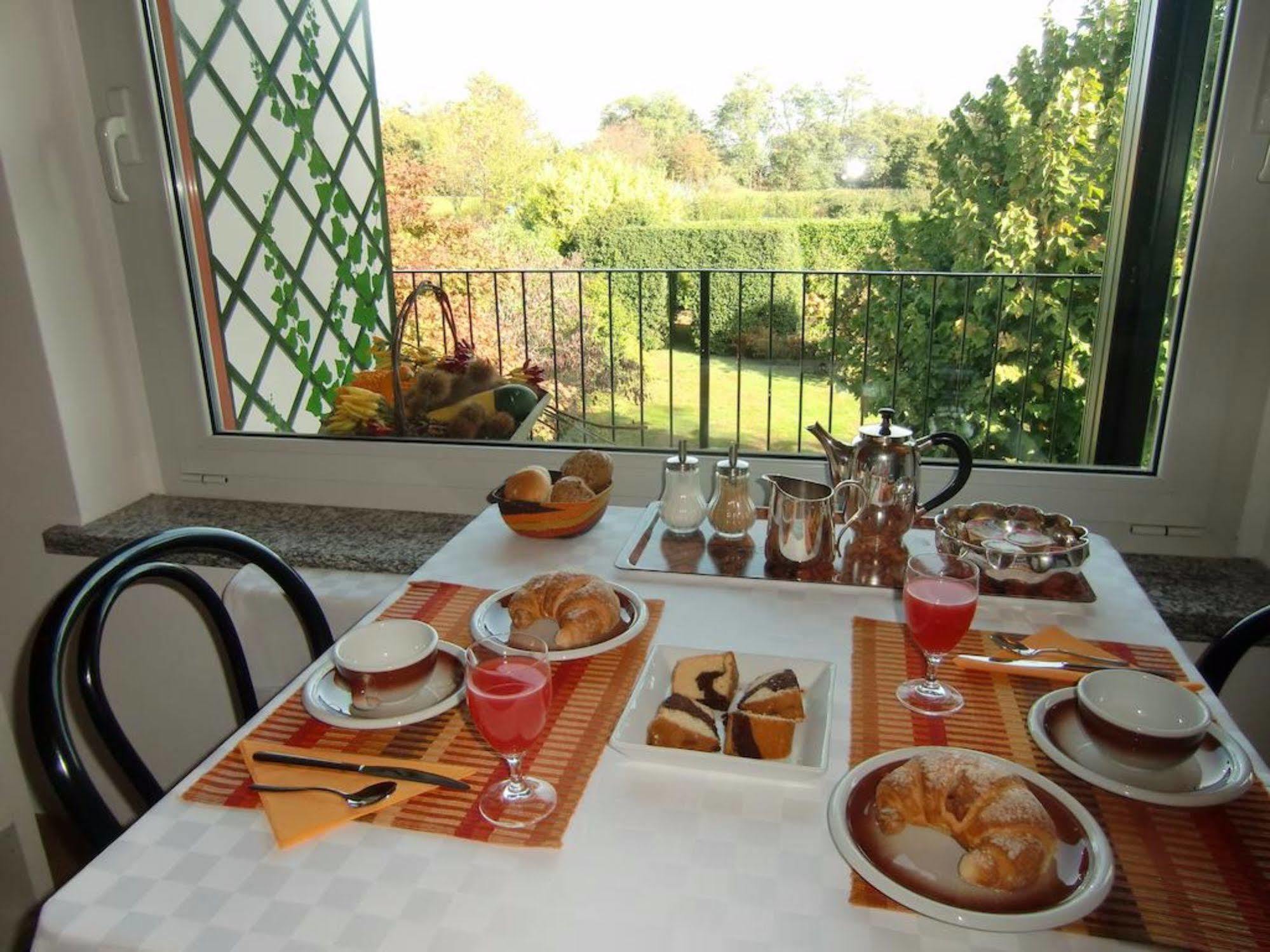 La Collina Since 2008 No Smoking B&B Varese Exterior photo